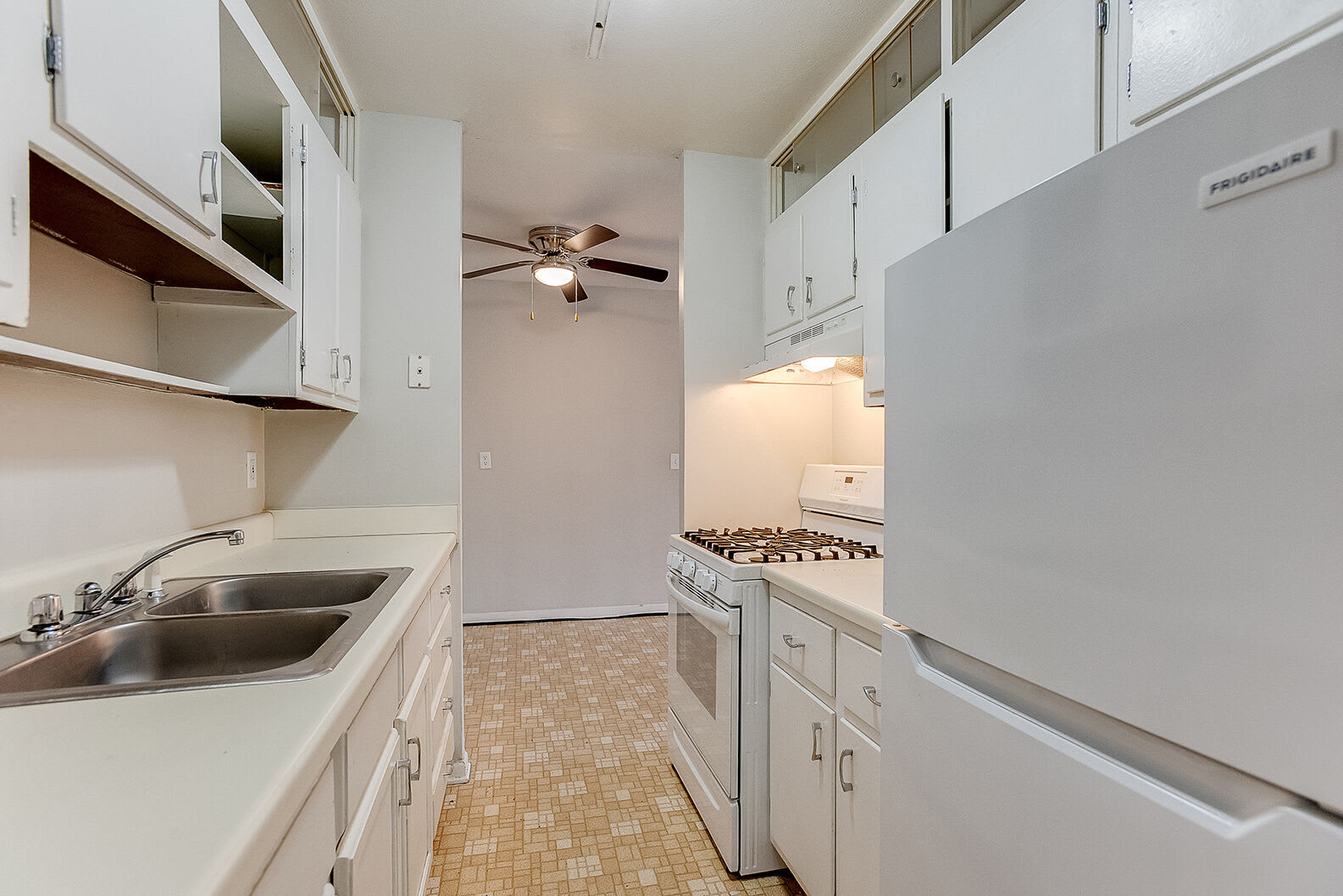 Eat Street Apartments – photo 3