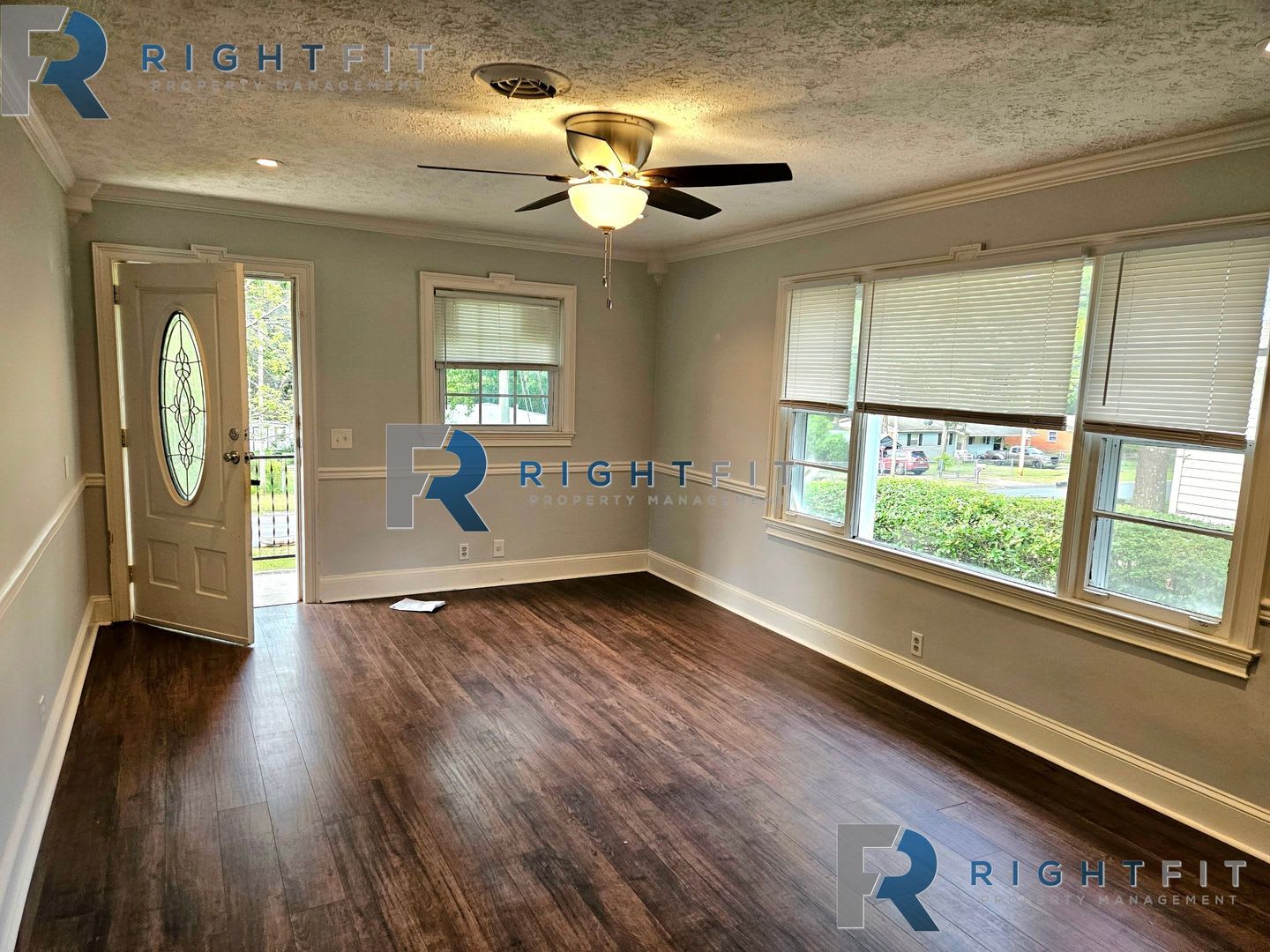 4 Bed 2 Bath Home in Columbus – photo 2