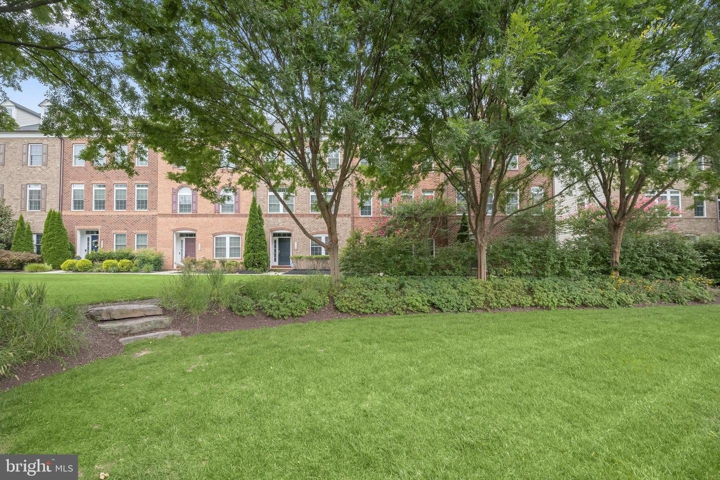 8120 WESTSIDE BLVD – photo 2