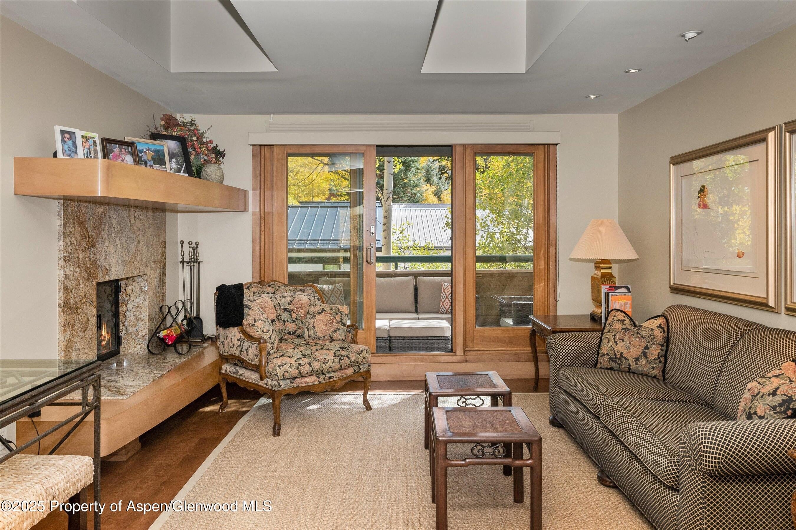 1020 E Hopkins Avenue – photo 4