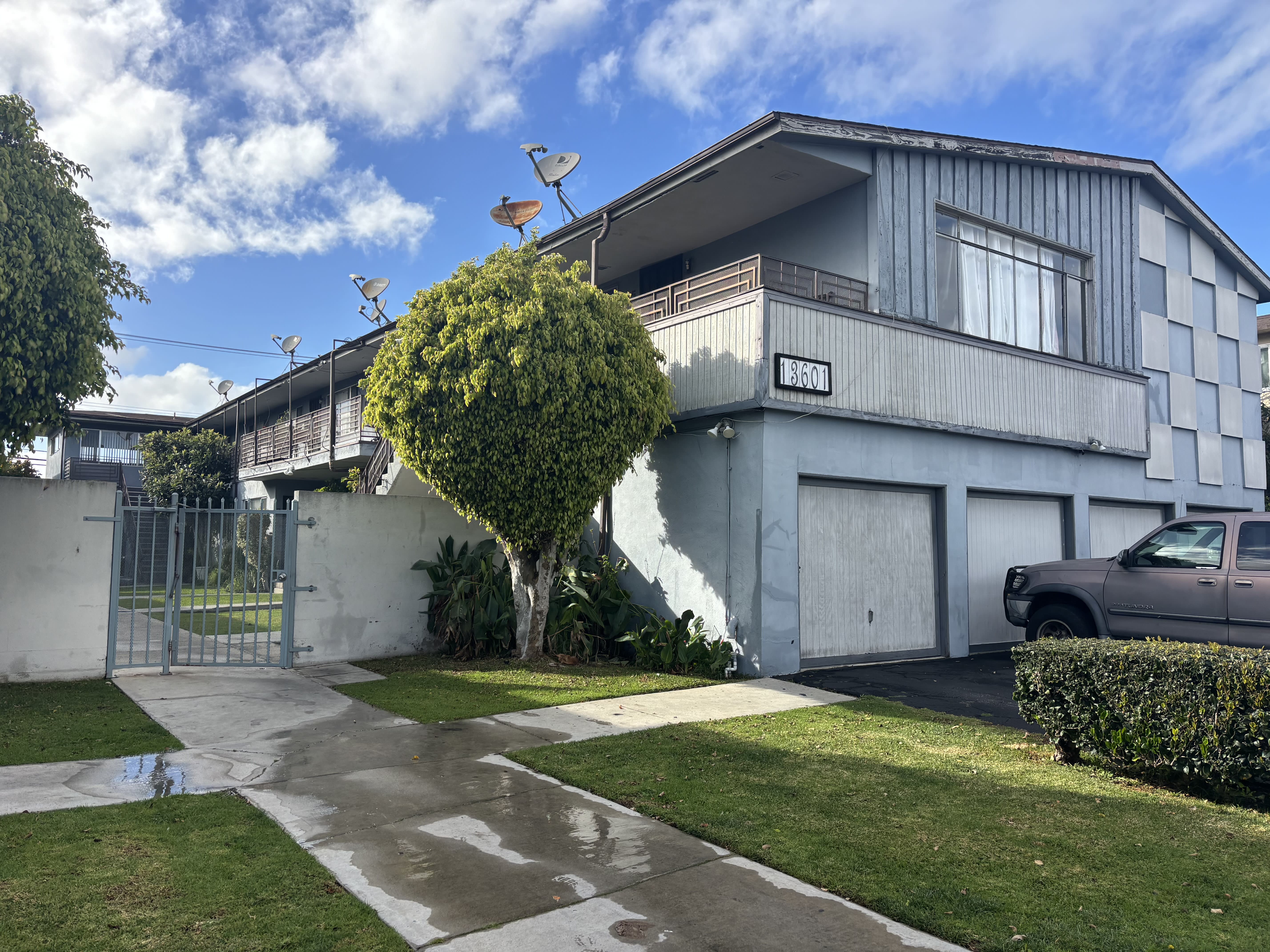13601 Van Ness Avenue – photo 4