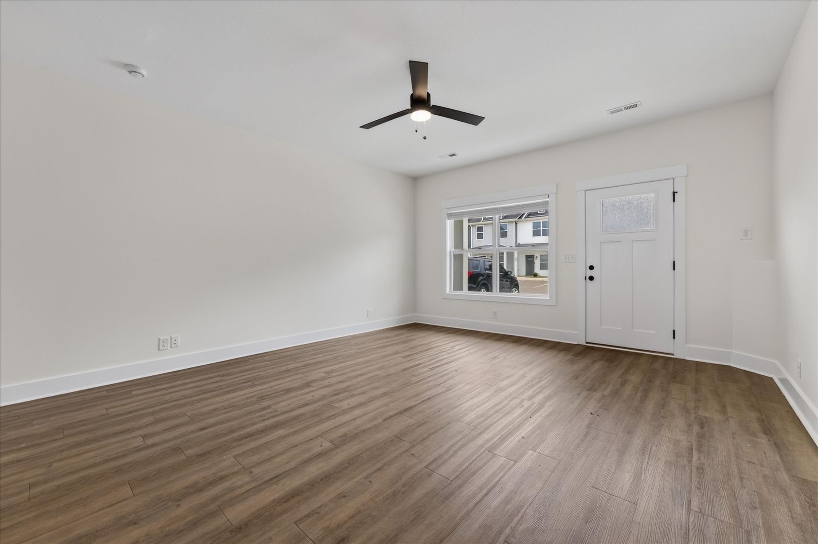 Pet Friendly Two Bedroom! – photo 5