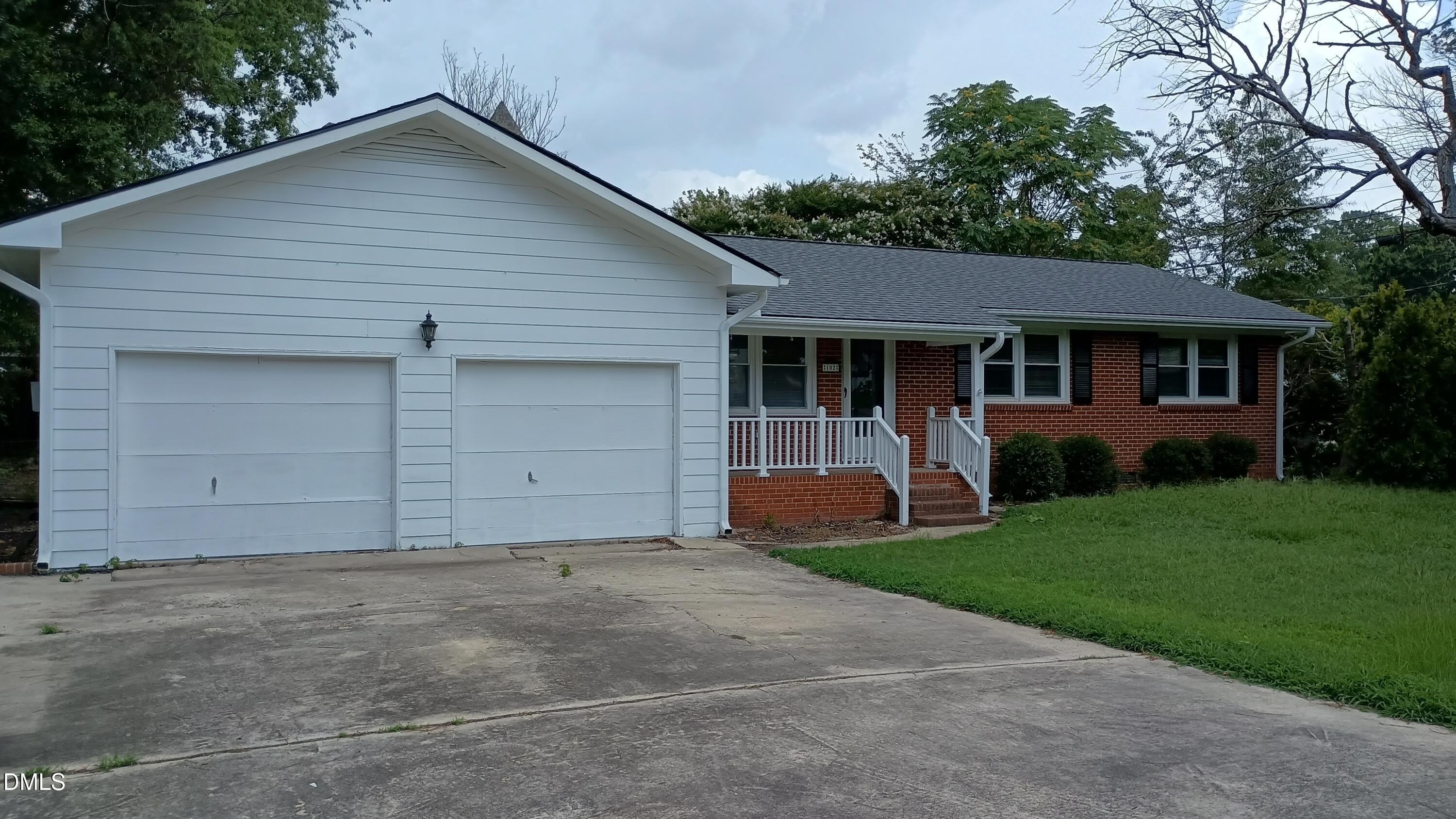 102 S Tunstall Avenue – photo 1