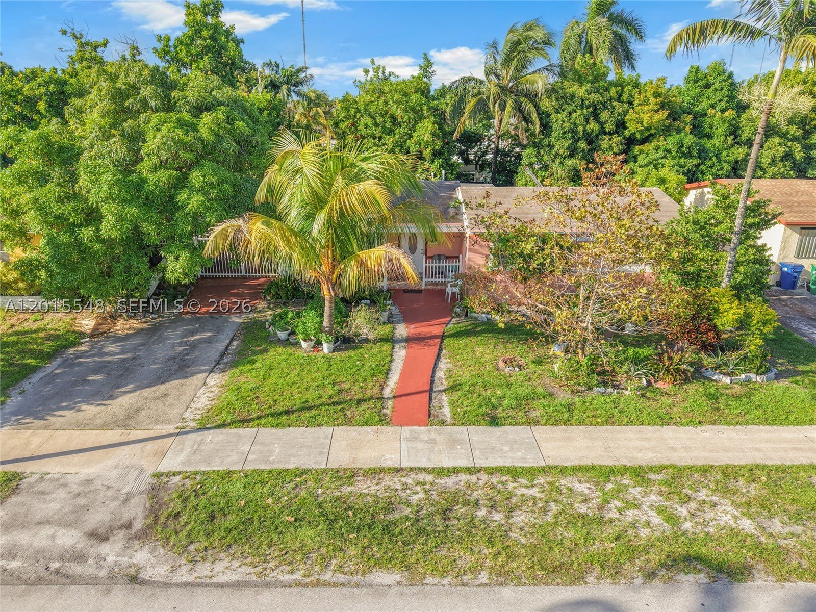 1041 NW 196th Ter – photo 3