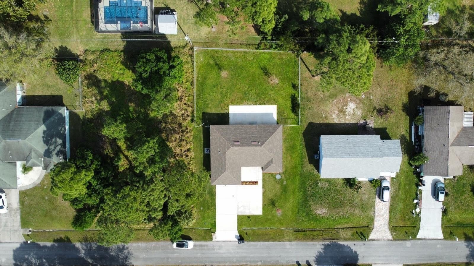 361 NW Friar Street – photo 2