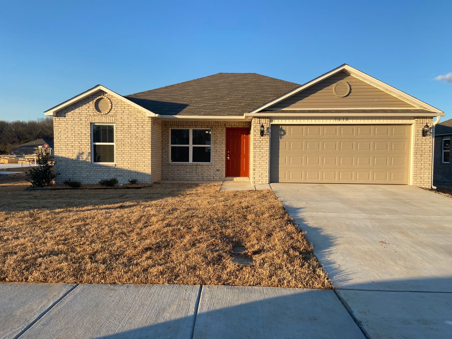 Pre-Leasing Now! Beautiful 3-Bedroom, 2-Bathroom Home in Conrad Court – photo 2