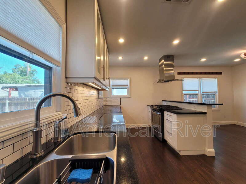 2100 36th Street – photo 4