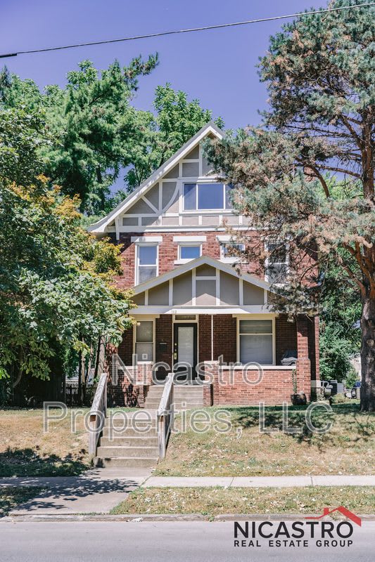 182 E Lane Avenue – photo 1