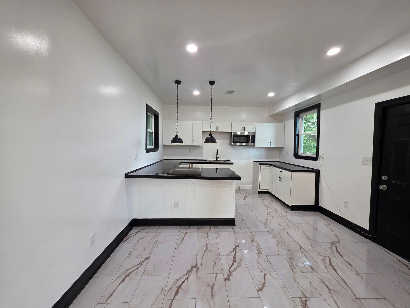 Fully Updated 4 bedroom 1.5 bath house for rent – photo 1