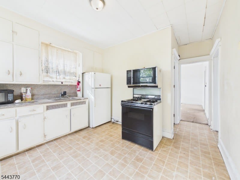 139 Fairview Ave – photo 5