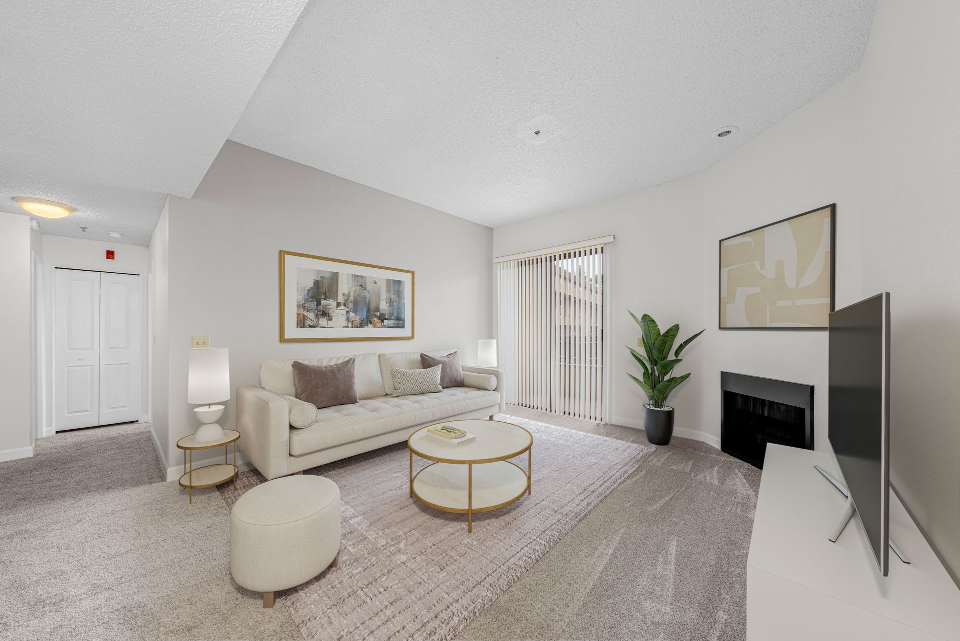 Diplomat Apartments – photo 4