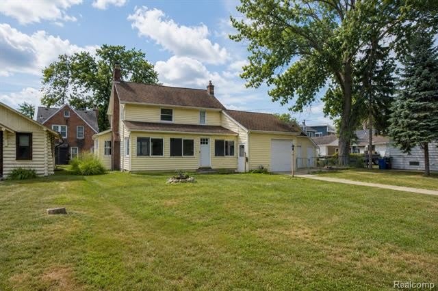 22464 Beach Street – photo 2