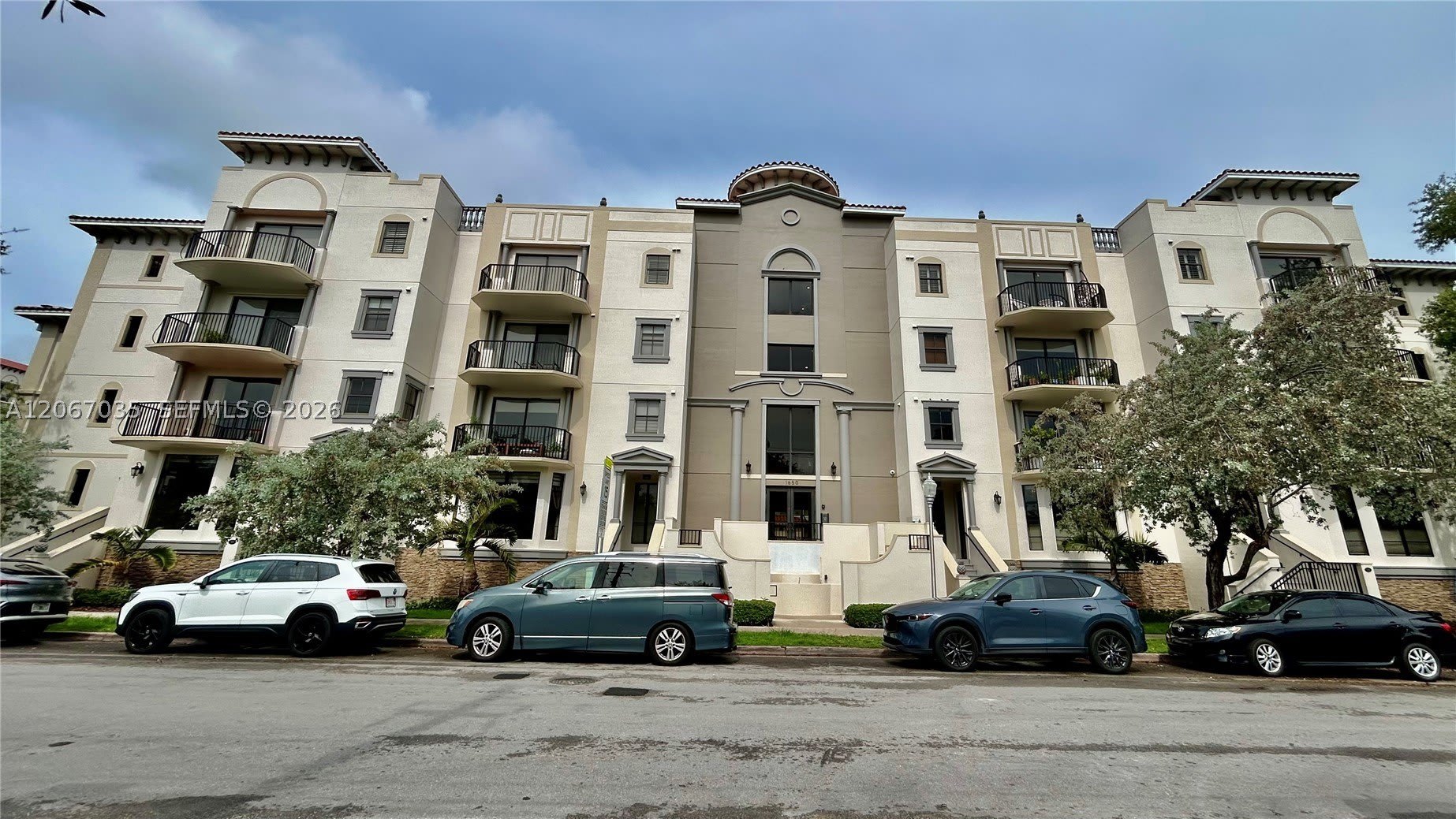 1650 Galiano St – photo 3