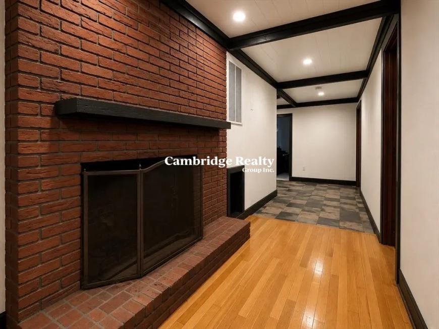 8 Locke St. – photo 3