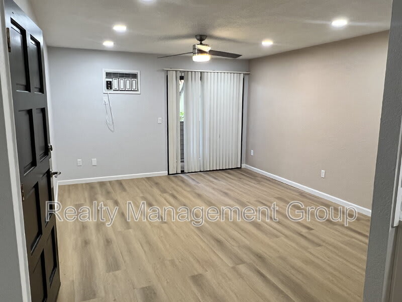 1013 Sunshine Ave – photo 5