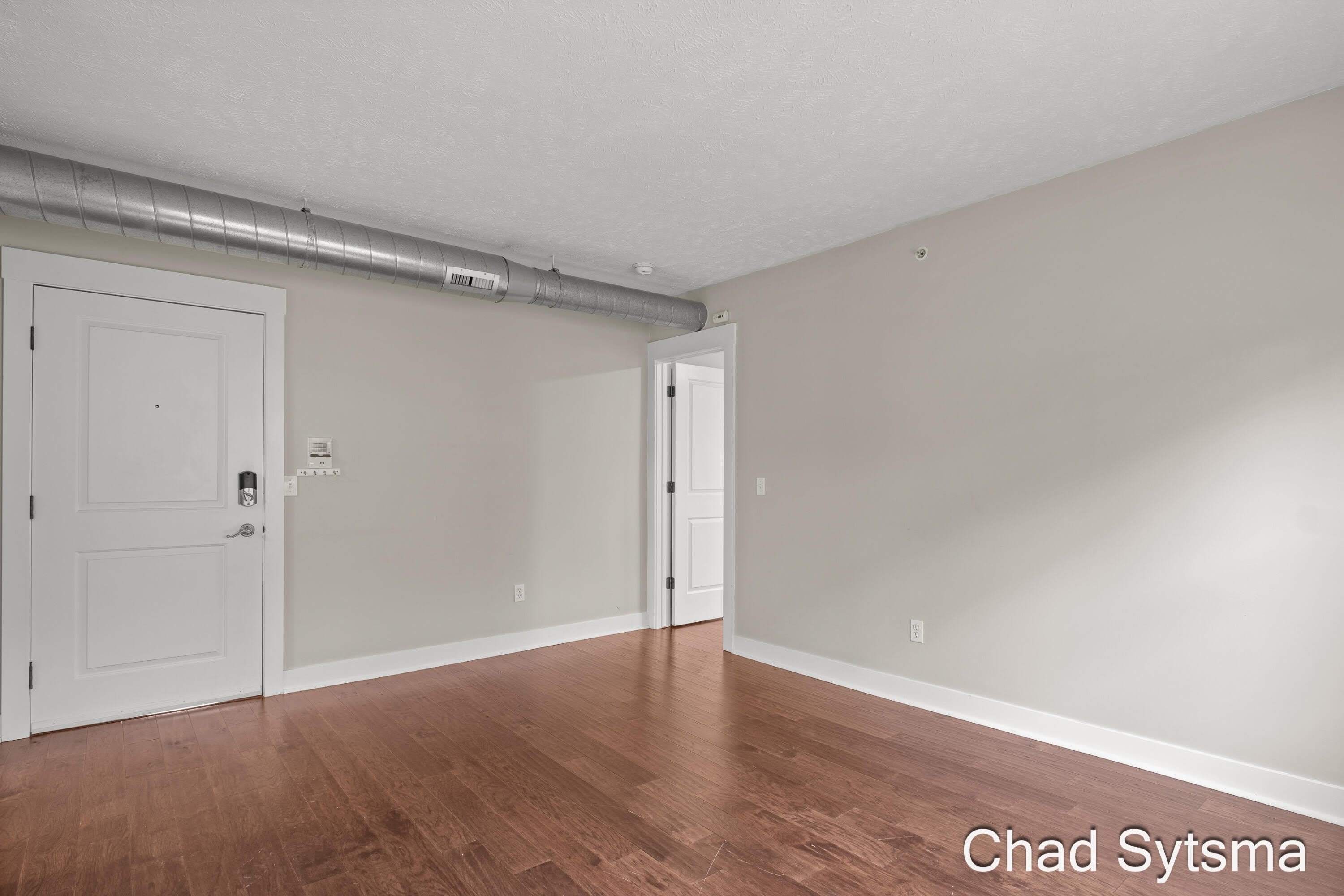 930 Wealthy Street Se – photo 4