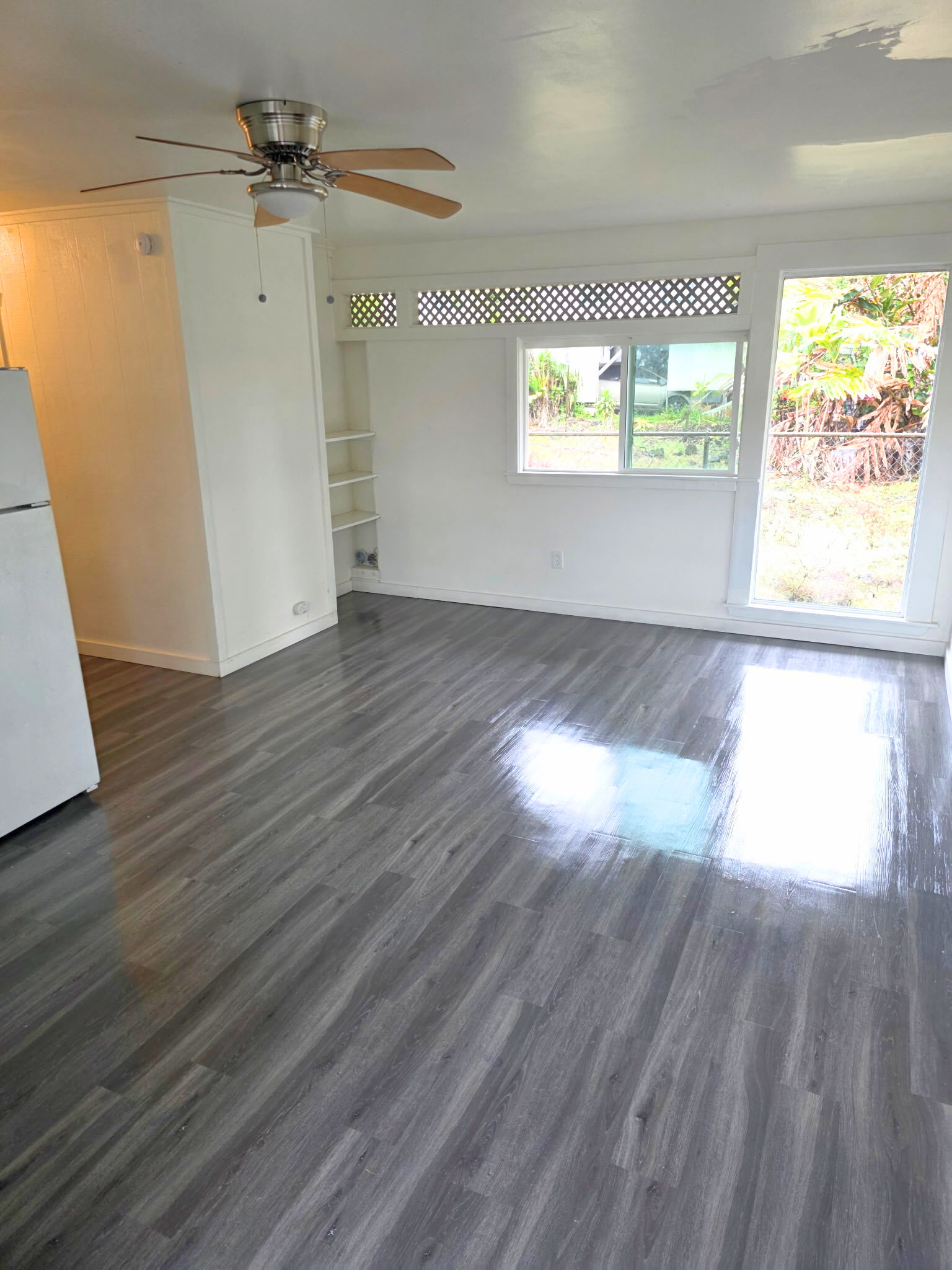 18 1343 Volcano Road Unit 1 3 Bed 1 Bath – photo 2