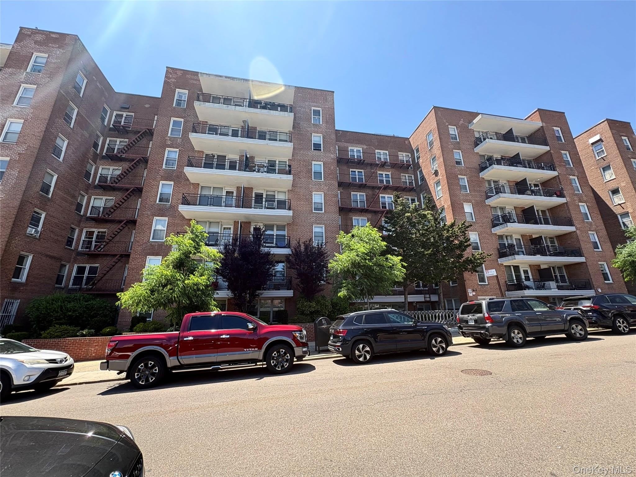 67-50 Thornton Pl – photo 1