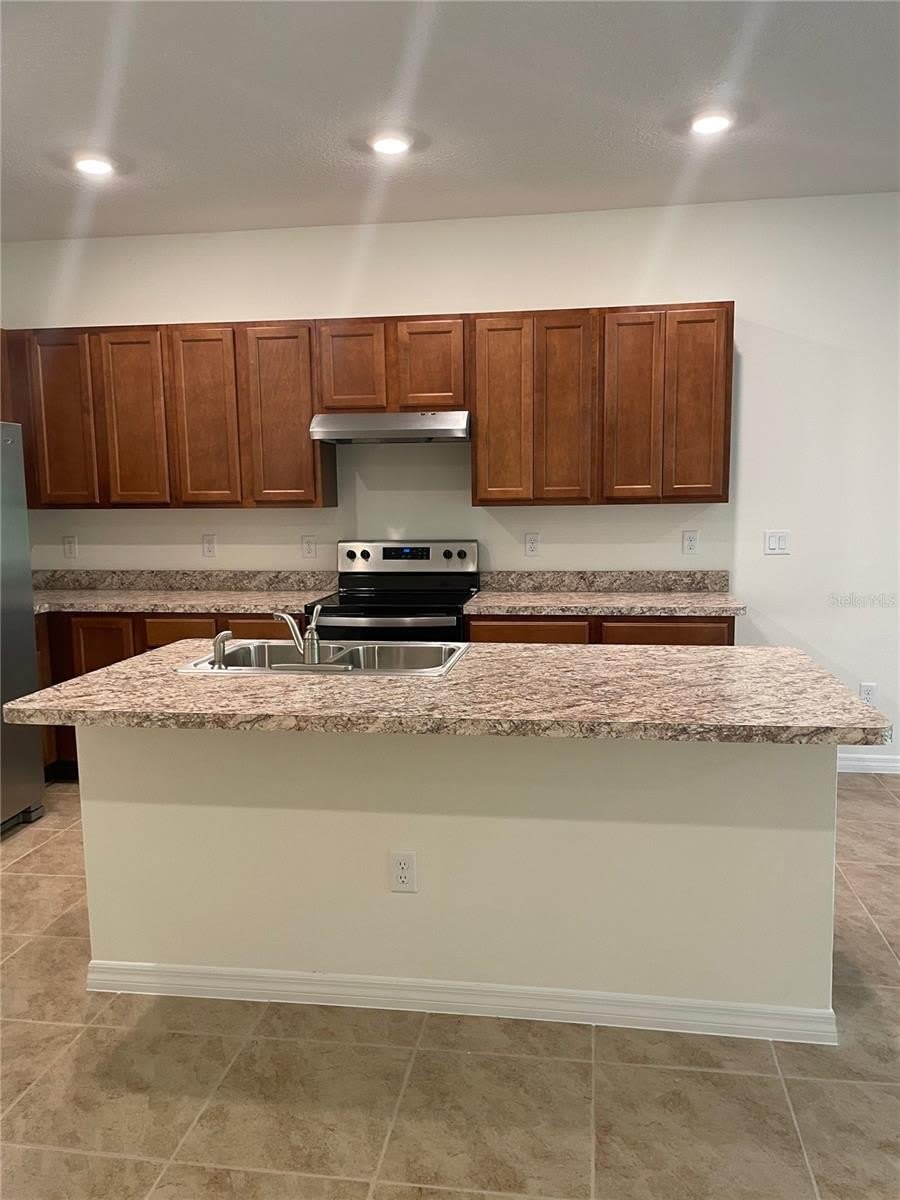 1249 Yellow Finch Drive – photo 2