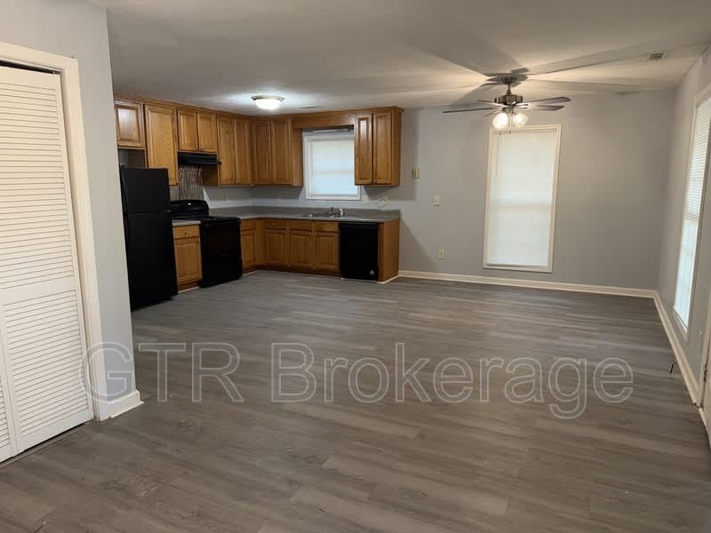 1145 Booker Ave SW – photo 3