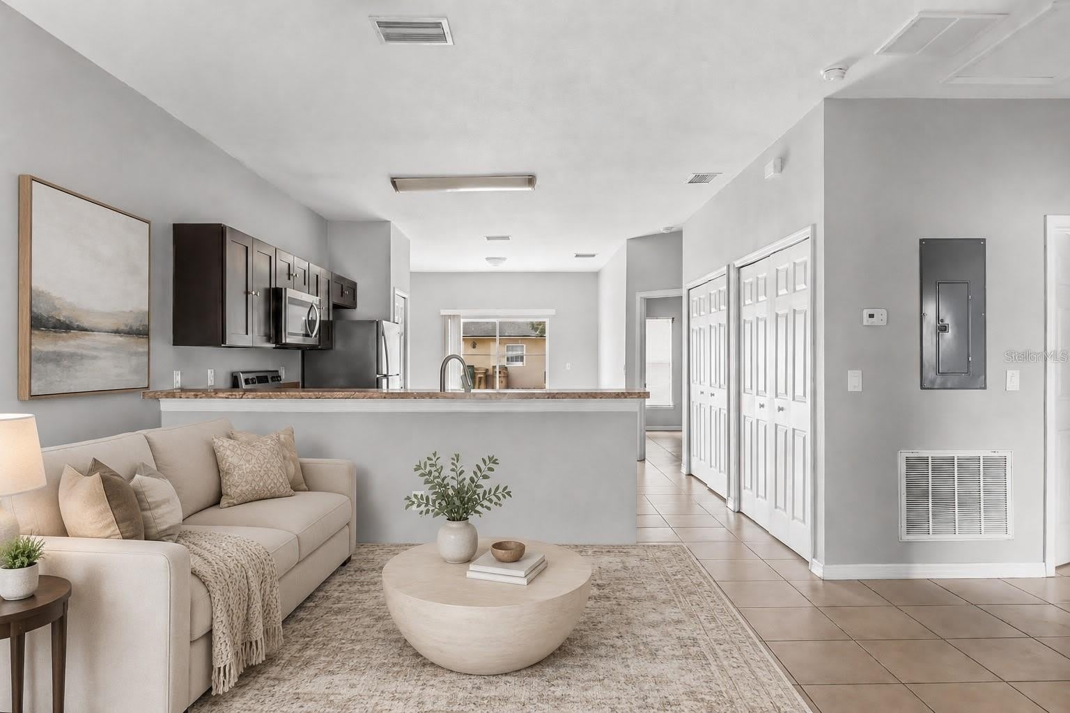 677 Royalty Court – photo 4