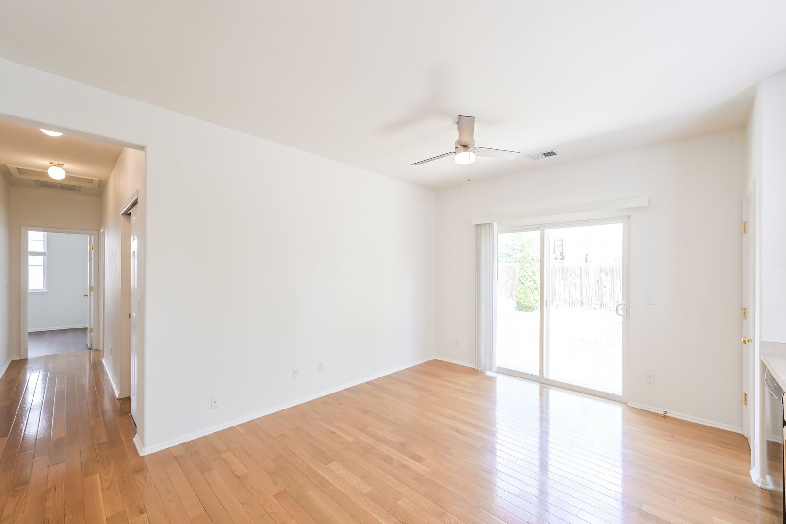 3 Bed 2Bath Close To Buckley Space Base – photo 5
