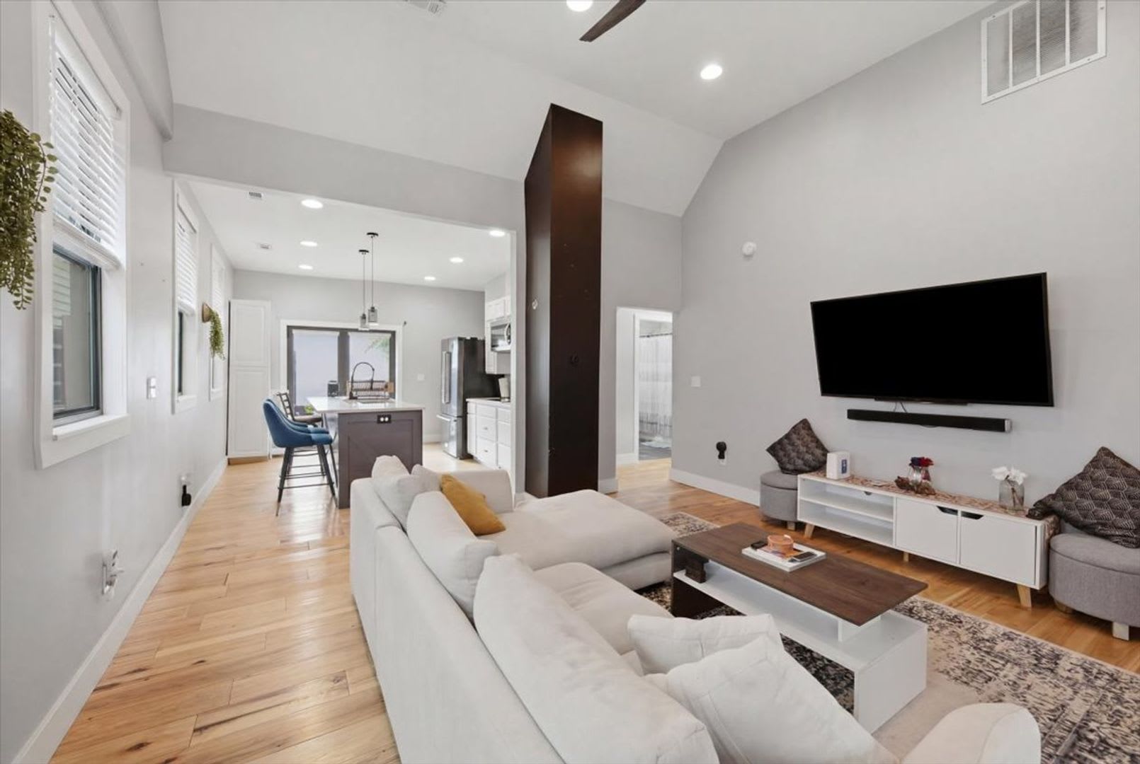 1605 English Avenue – photo 2