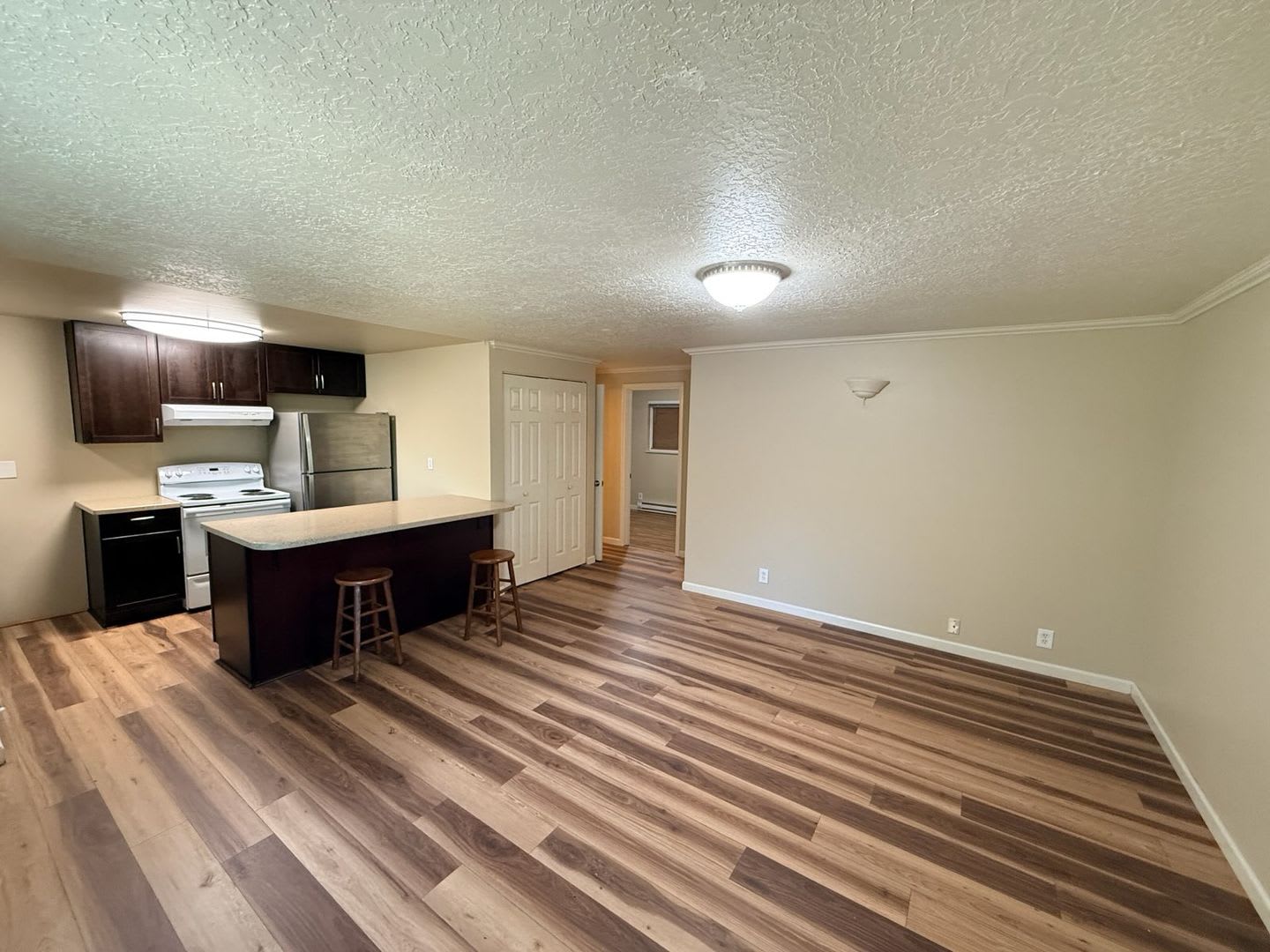 Cozy Updated 3 Bedroom Happy Valley Unit – photo 5