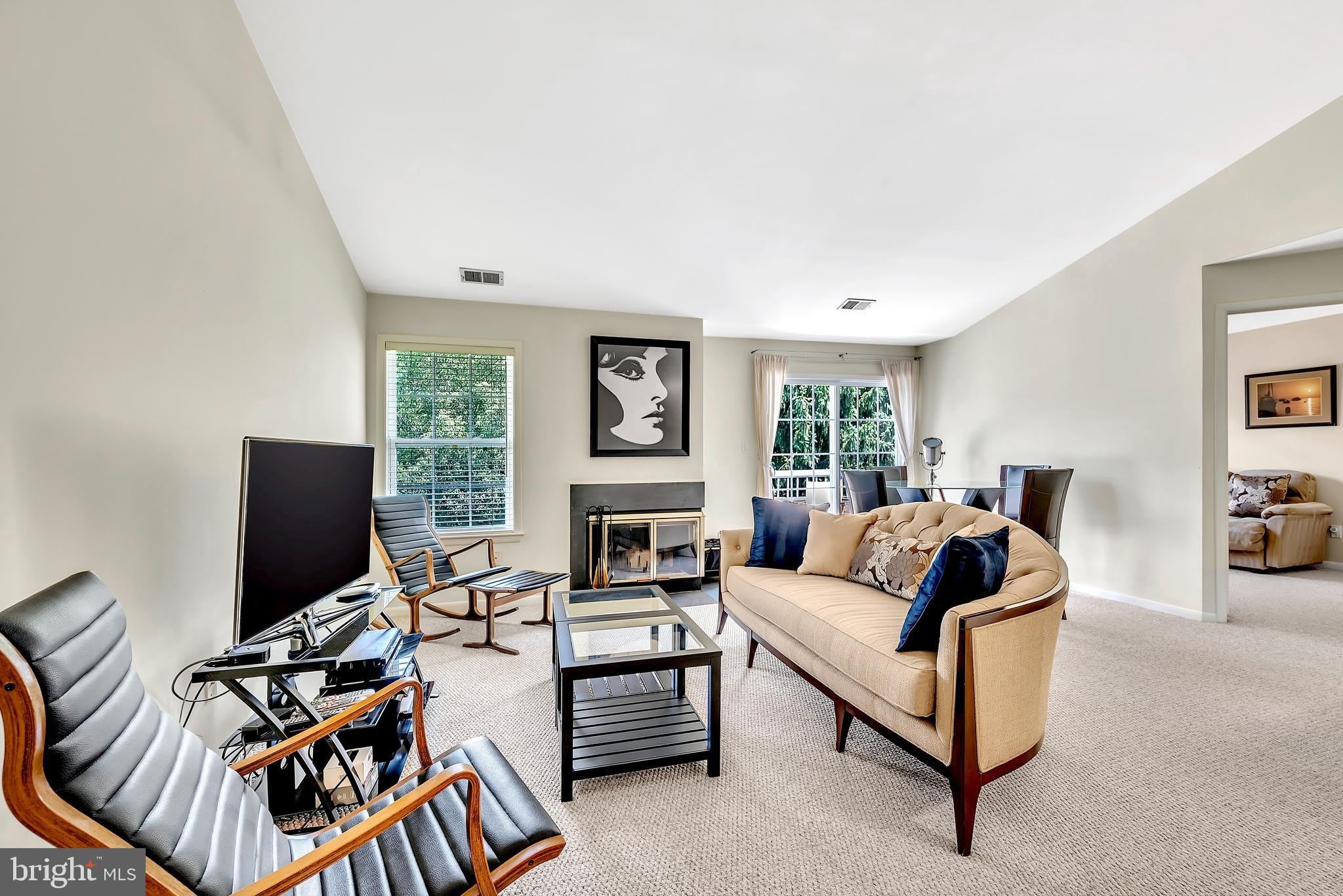 302 TRINITY Court – photo 2