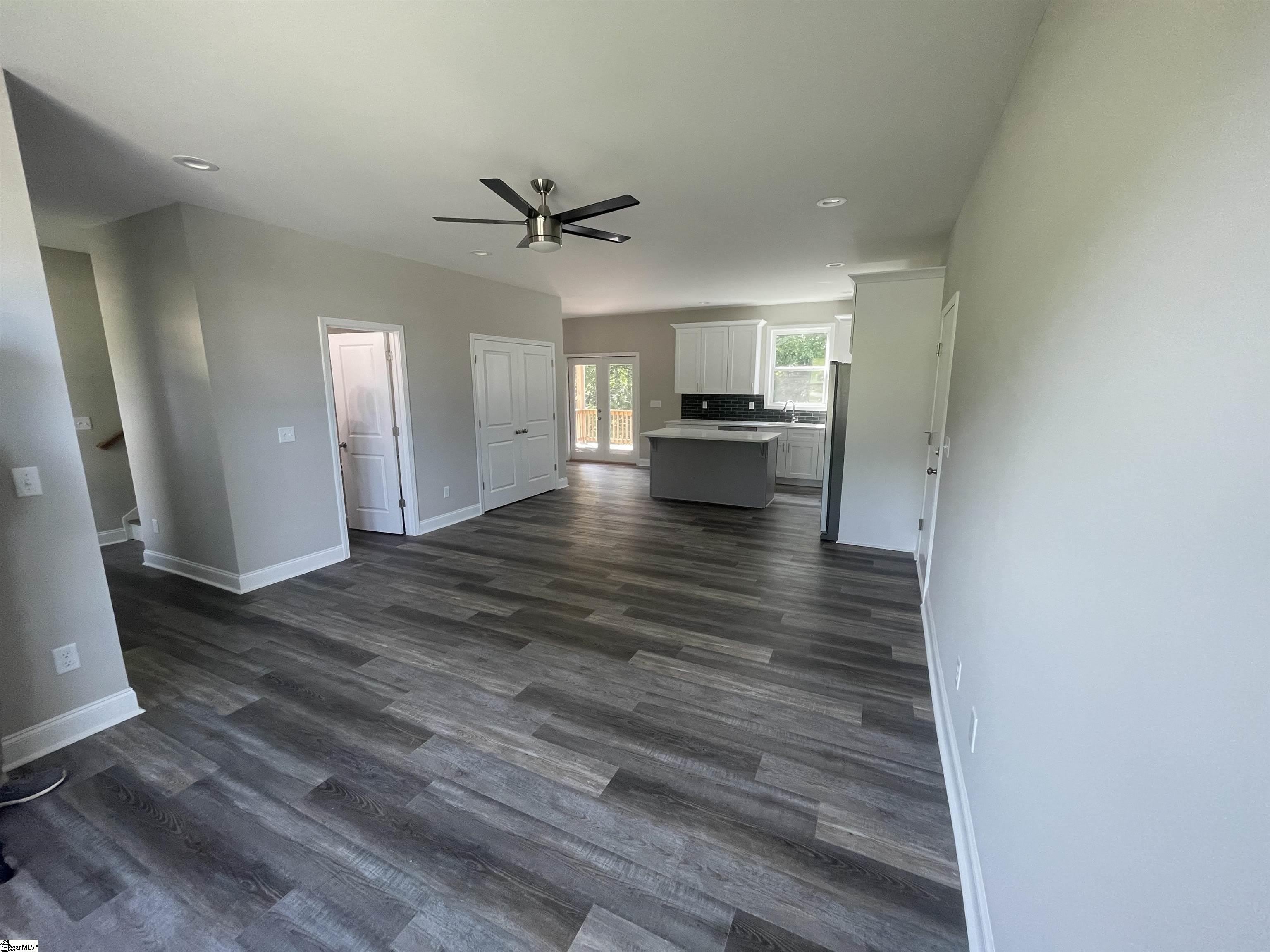 709 Rockcliff Street – photo 4