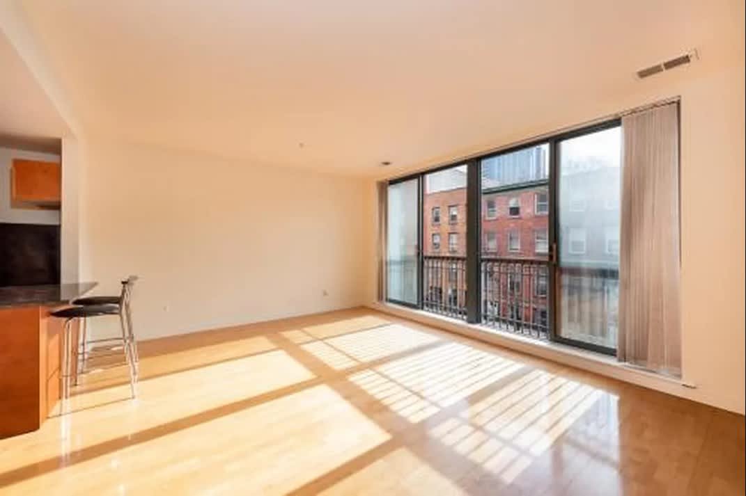 222 Montgomery St – photo 2