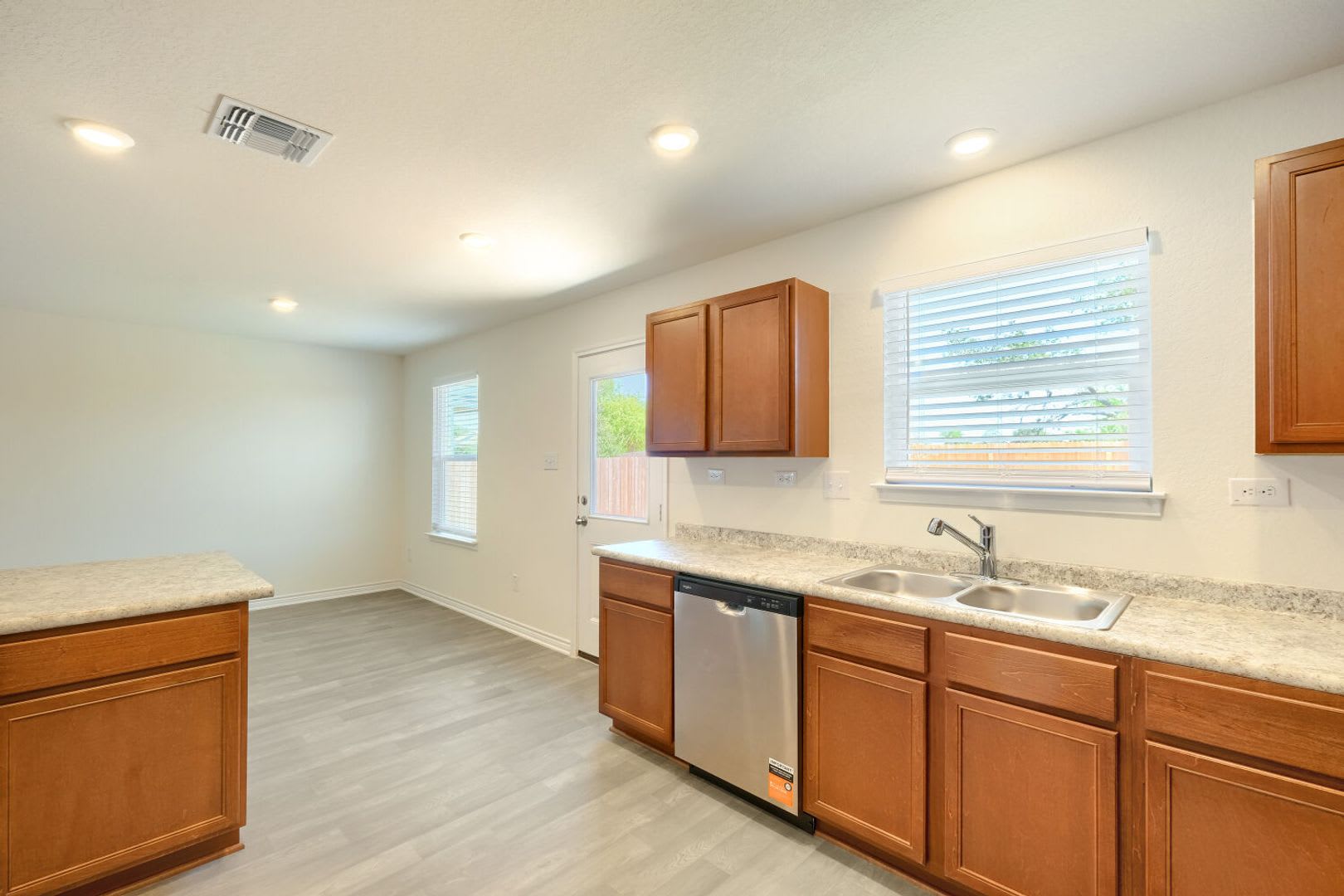 Brand-New 4BR Home in Spanish Trail – Energy Star Certified & Move-In Ready – photo 5