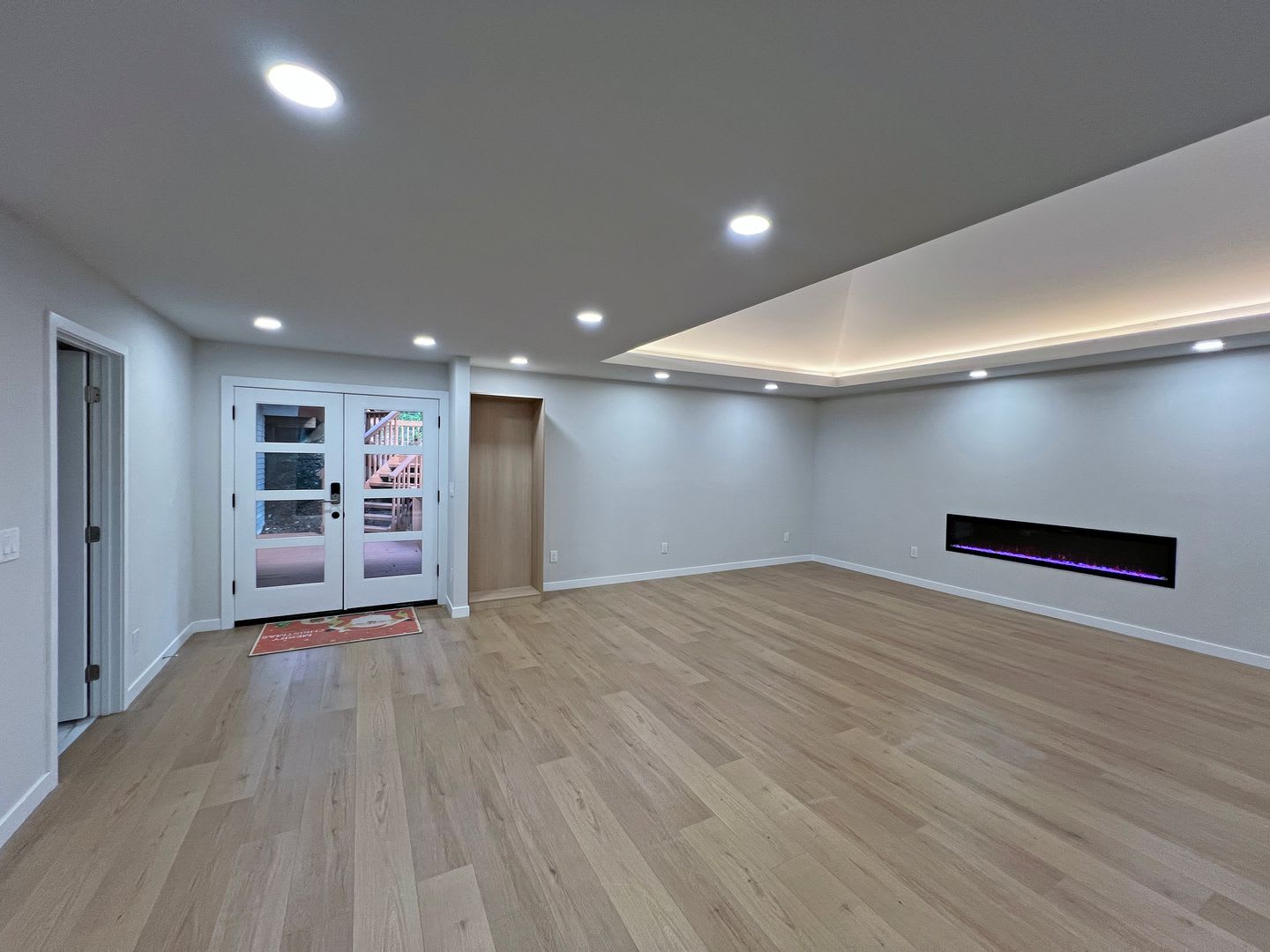 Freshly Remodeled 5BR Home in Prime Bellevue Enatai – photo 4