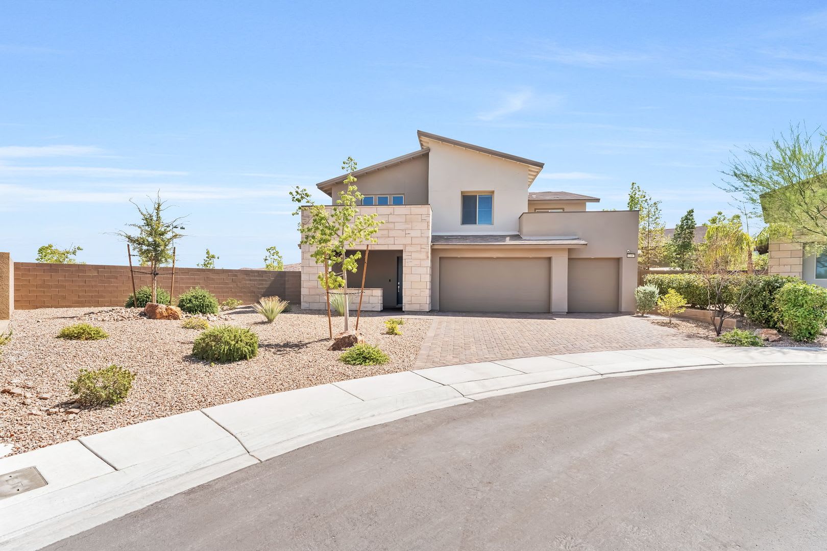 Modern Luxury on an Expansive Homesite in Summerlin West! – photo 1