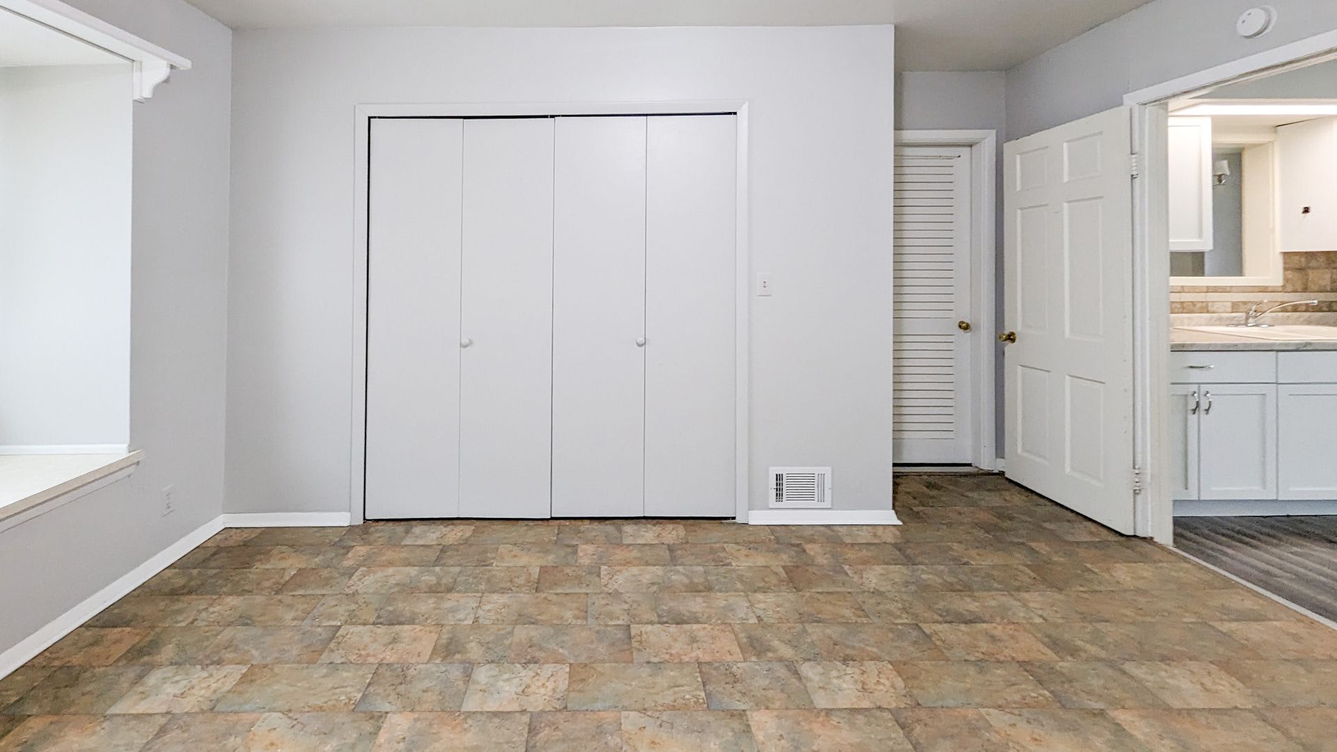 For Rent 1408 N Lorraine 3 Bedroom Home Available Now Short Walk From Ball State S Campus Updated Spacious Home – photo 4