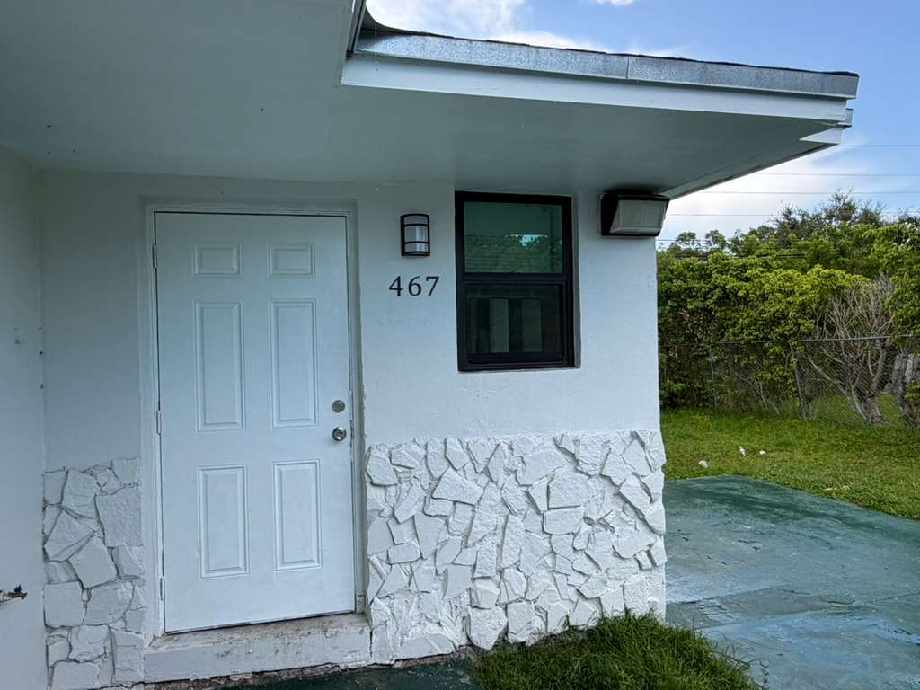 465 Northeast 139th Street – photo 1