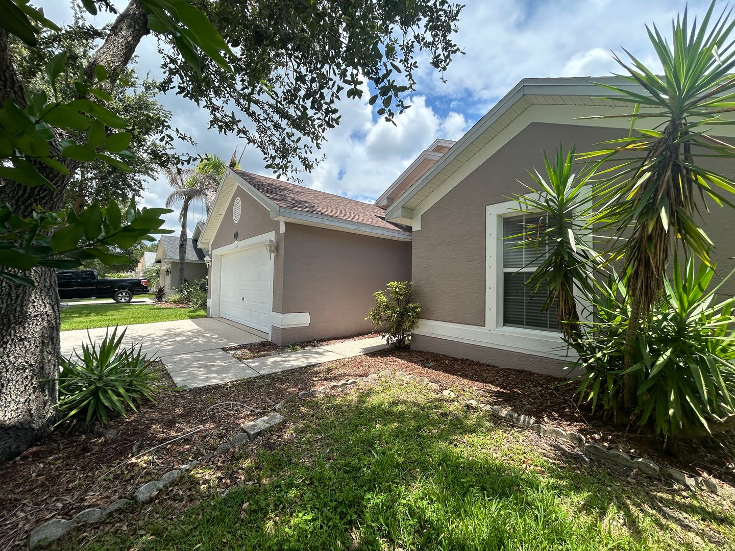 Beautiful and Well Maintained HOA Community – photo 1