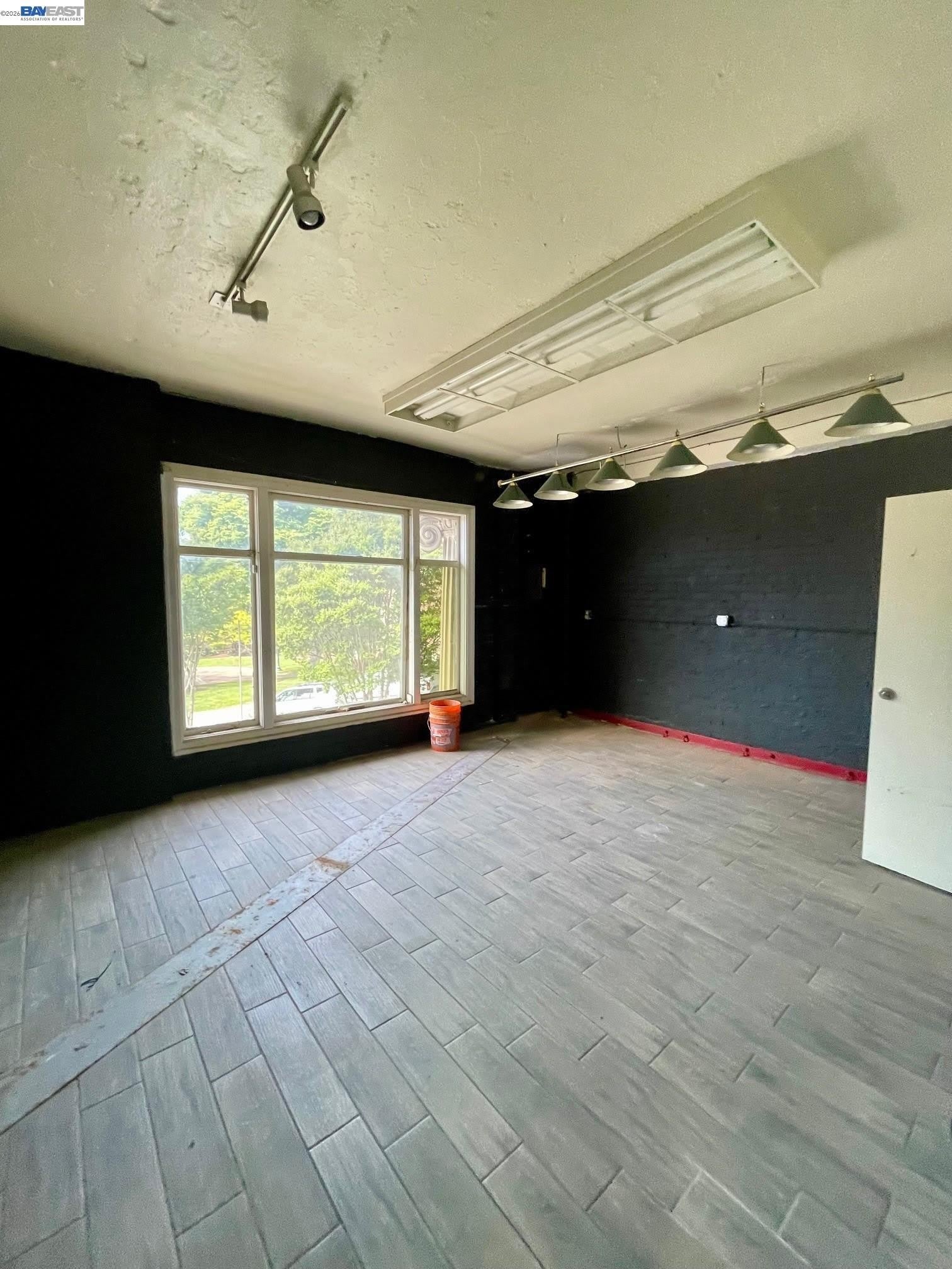 22622 Mission Blvd – photo 4