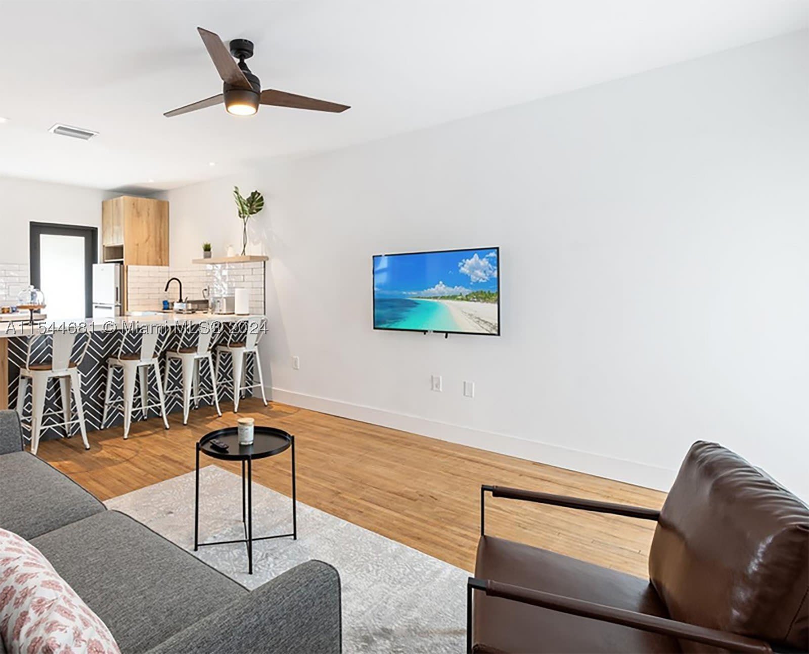 740 SW 9th St – photo 3