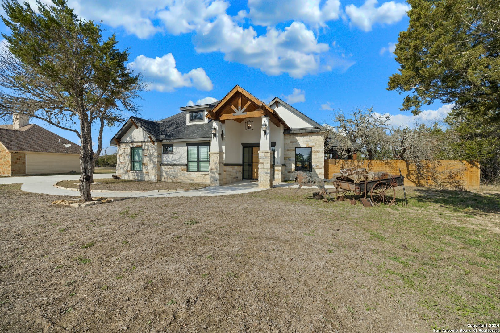 123 BROKEN SPUR CIR – photo 2