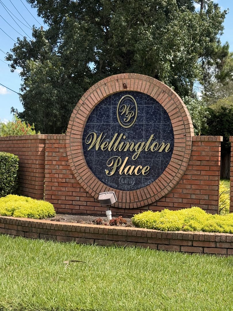 Beautifully Updated Wellington Place Home! – photo 2