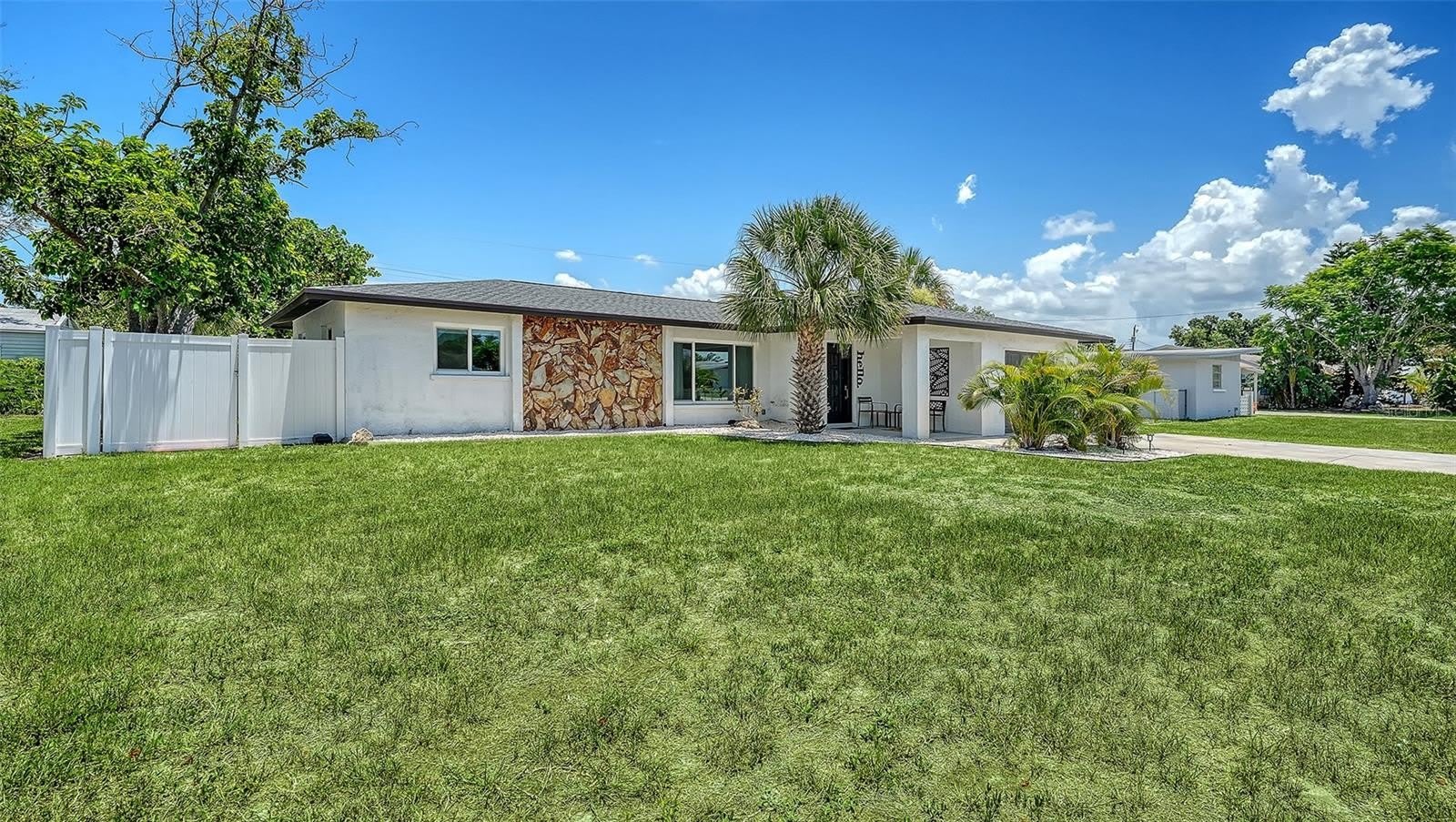 1302 MANGO Avenue – photo 2