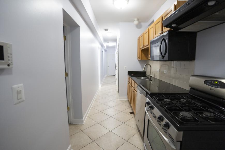 2416 North Greenview Ave. – photo 3
