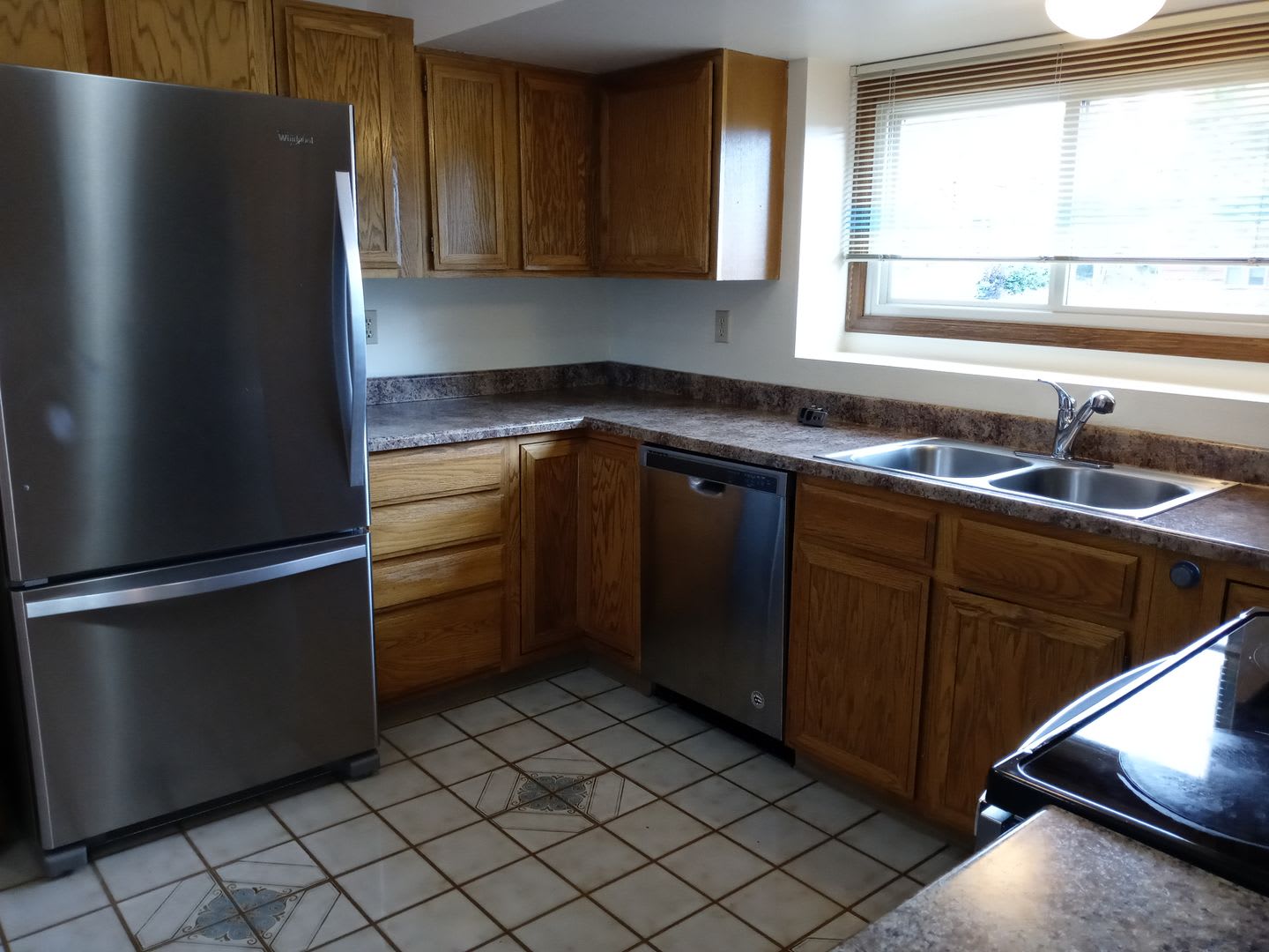 Charming Semi-Custom 2-Story Home – photo 4