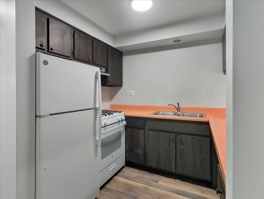 126 W Washington St. – photo 3