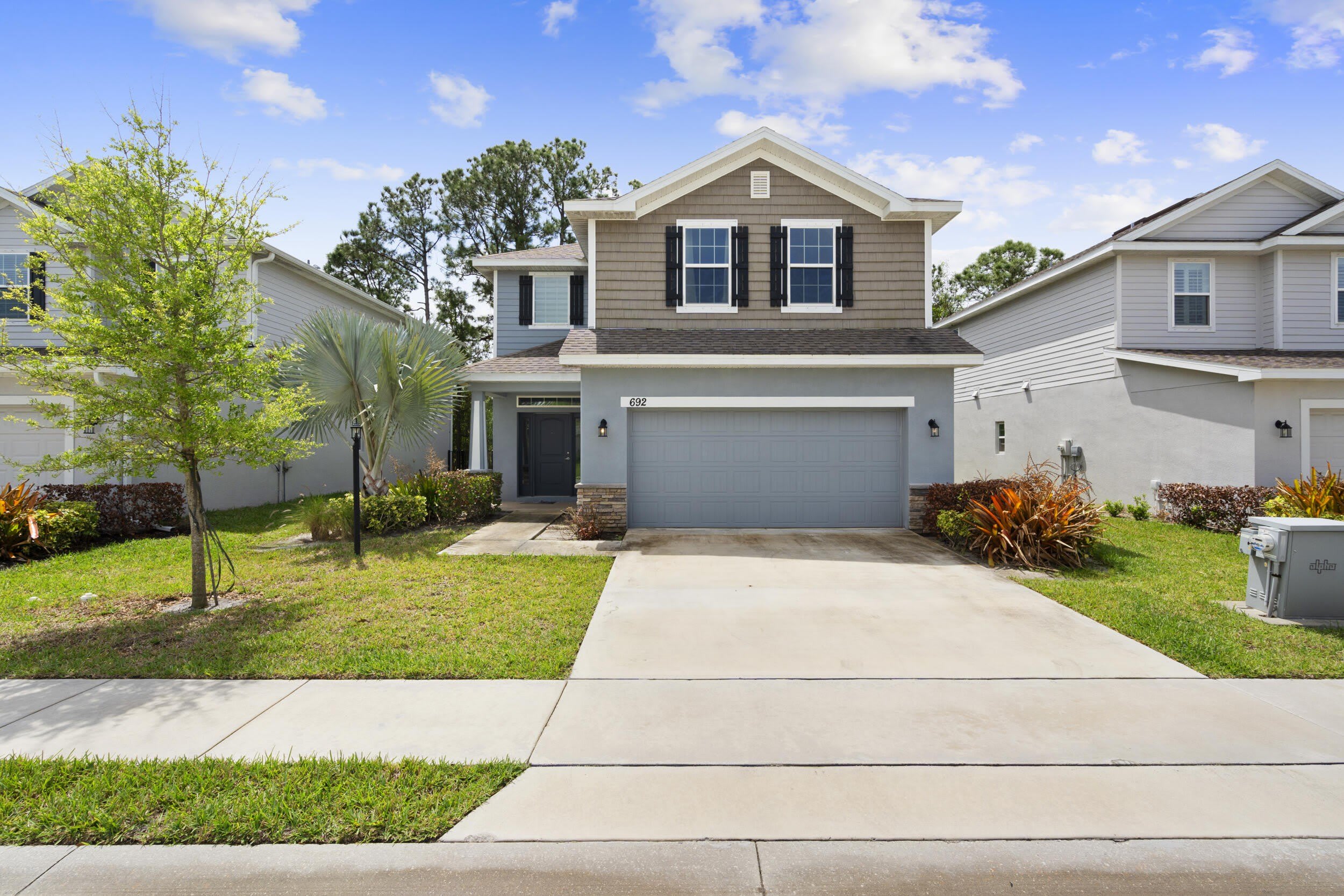 692 Ne Turtleback Trail – photo 2