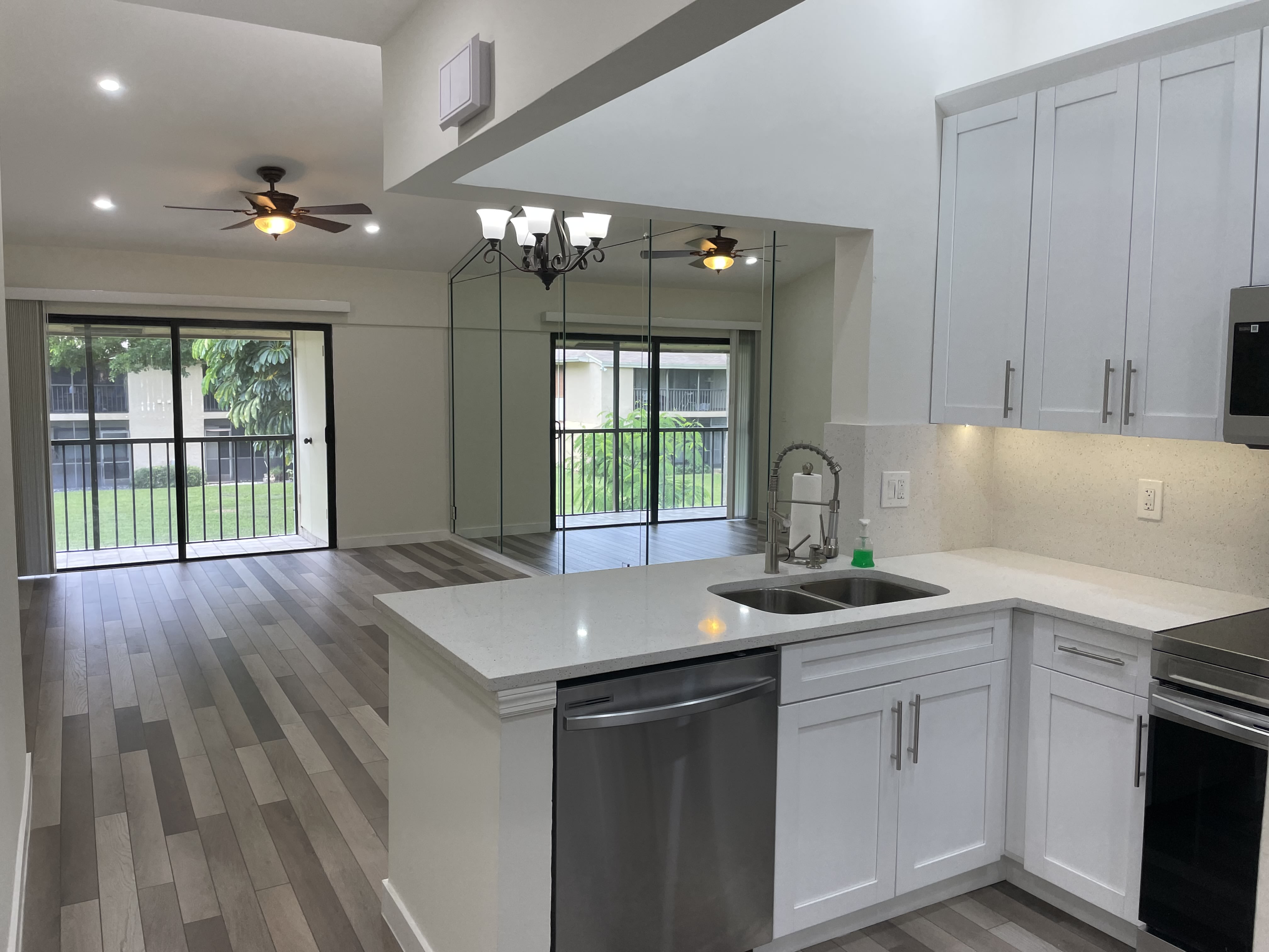 3939 Northeast 5th Avenue – photo 1