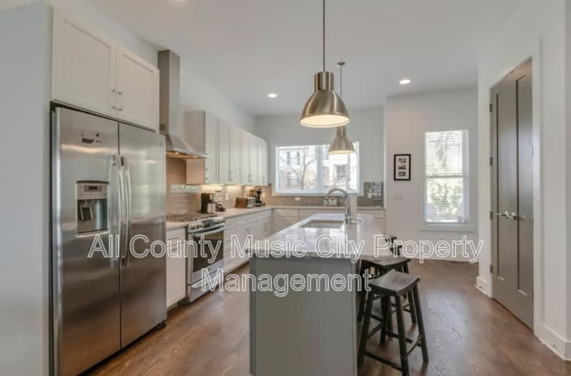 3009 Delaware Ave – photo 1