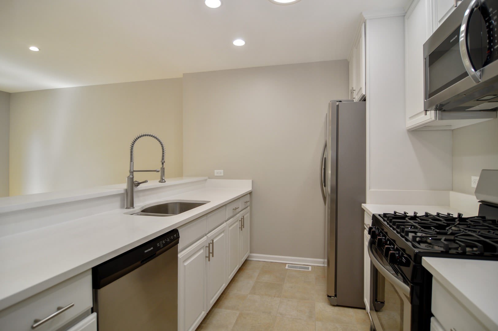 2365 N Wayne Avenue – photo 4