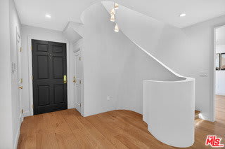 462 Warner Avenue – photo 5